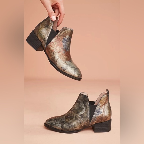 Seychelles Offstage Chelsea Boots Metalic Gold floral ankle boots booties size 6 - Picture 3 of 12